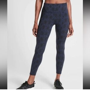 Athleta Ultimate Stash Pocket 7/8 Tight Blue Snakeskin Print High Rise Size 1X